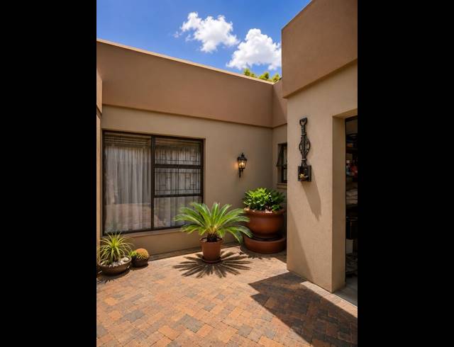 3 BEDROOM TOWNHOUSE FOR SALE IN THREE RIVERS
